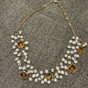 Elegant Gold and Pearl Necklace